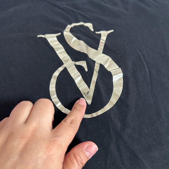 Victoria's Secret Black Crew Neck Tee - Picture 4 of 8